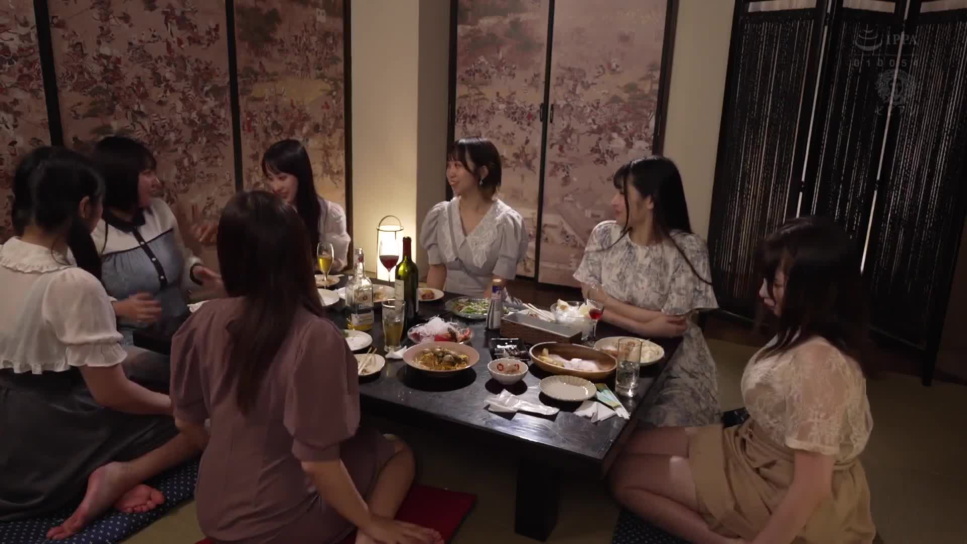 同窗会女同性恋NTR ～被无法控制的朋友激起爱欲，被迫在整晚的性交中被迫堕入女同性恋的巨乳美女～ 小坂日葵、胡桃樱 - AV大平台-中文字幕,成人影片,AV,国产,线上看