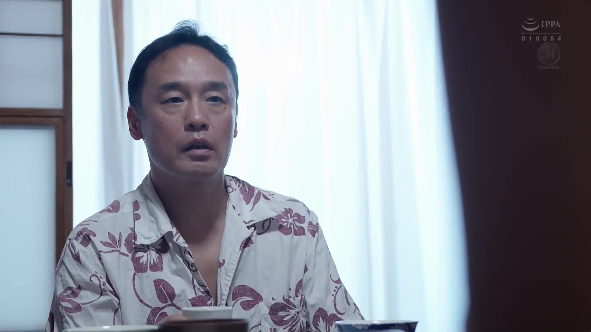 厨房是家庭内不伦的巢穴。市来真寻 - AV大平台-中文字幕,成人影片,AV,国产,线上看
