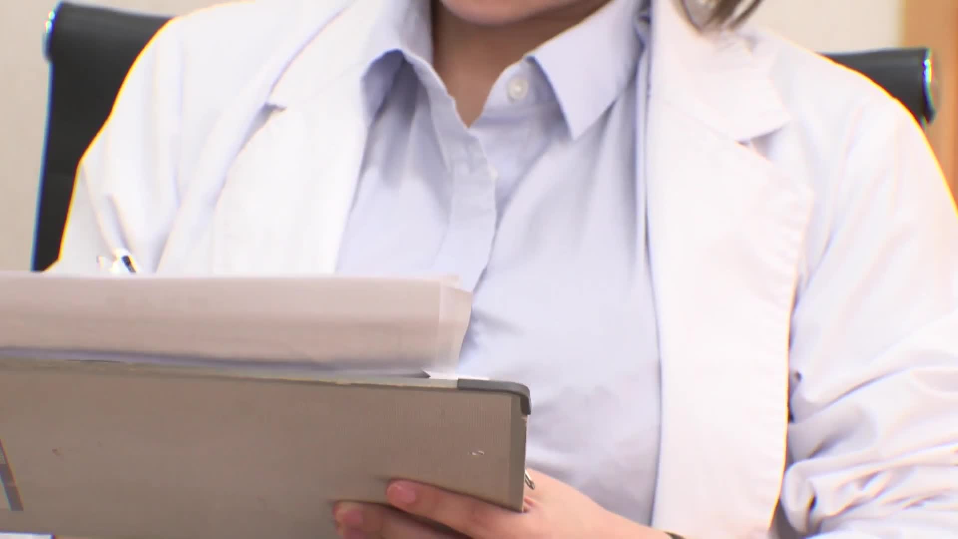 あなたのおちんちん本当に健康ですか！？徹底的におちんちんの健康チェックしてあげますね 担当:おちんちん科めい先●（27歳）Gカップ - AV大平台-中文字幕,成人影片,AV,国产,线上看