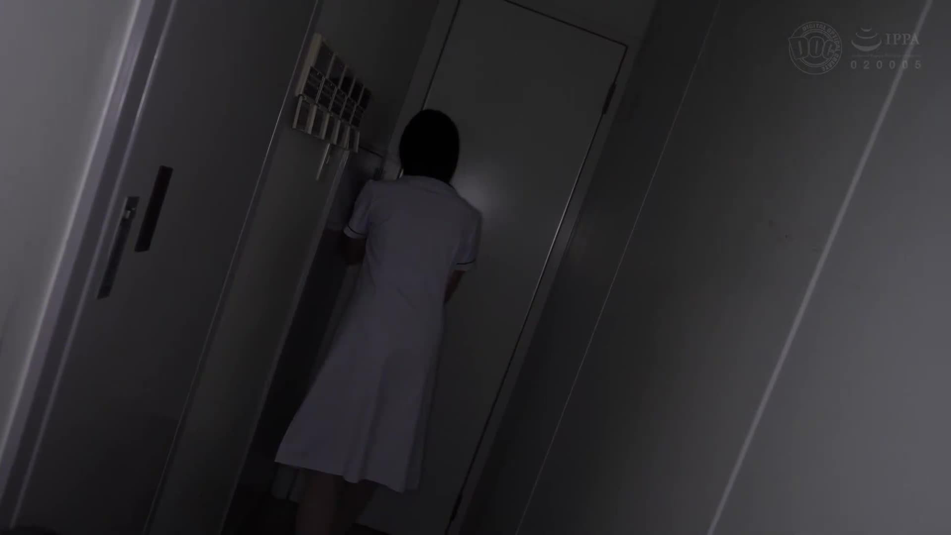 【剃毛巨乳在医院内大胆玩弄】工作间隙自慰的天生淫荡女！偷偷闯入做大胆口交＆玩具自慰！快要被发现时立即移动继续玩耍！压抑声音享受连续内射！ 【感谢淫荡】【美绪】 - AV大平台-中文字幕,成人影片,AV,国产,线上看