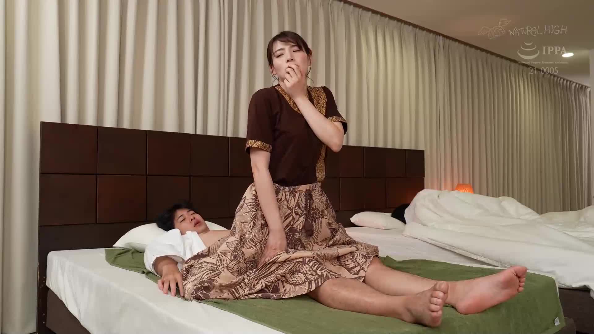 妻在旁自然按摩并偷偷插入阴茎并骑乘式腰部摆动至内射的美容师11-高个子大屁股N女士（27岁） - AV大平台-中文字幕,成人影片,AV,国产,线上看