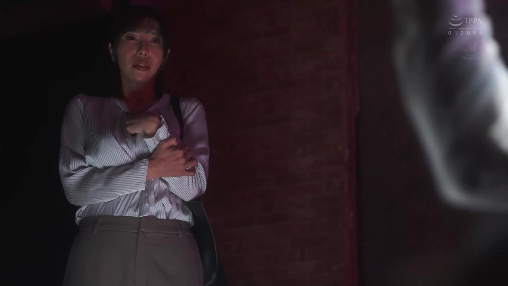 女上司、扭曲的刺激和约束沉溺其中，SM不伦性爱。午休时间被不听话的部下约束...。专属美女的「痛苦」解放快乐。 上羽绚 - AV大平台-中文字幕,成人影片,AV,国产,线上看
