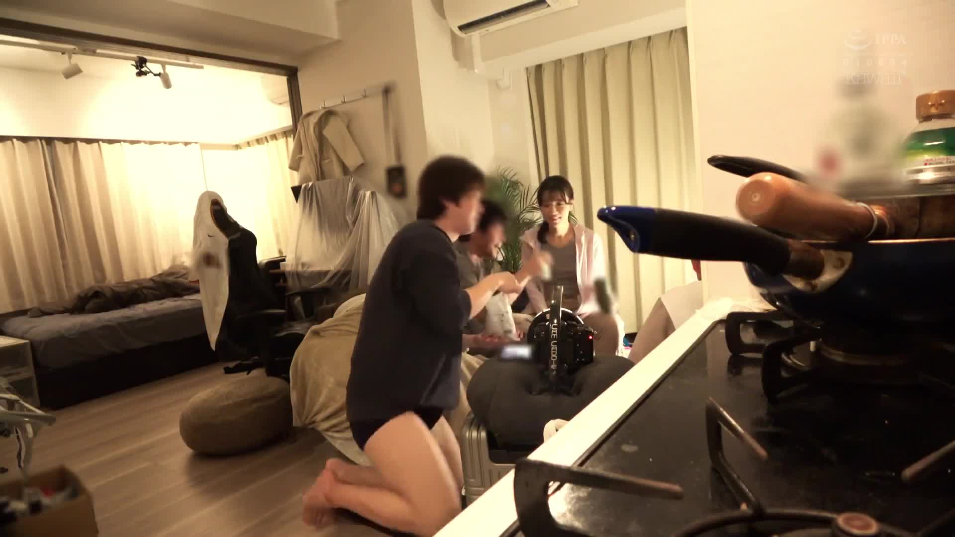 喝醉後就能做到9成9分9厘...。被職業棒球轉播攝影機捕捉到的G●美少女和優勝潮吹，臉上滿是射精，大量內射高潮狂歡混亂交換 宅飲自拍影片。 - AV大平台 - 中文字幕，成人影片，AV，國產，線上看