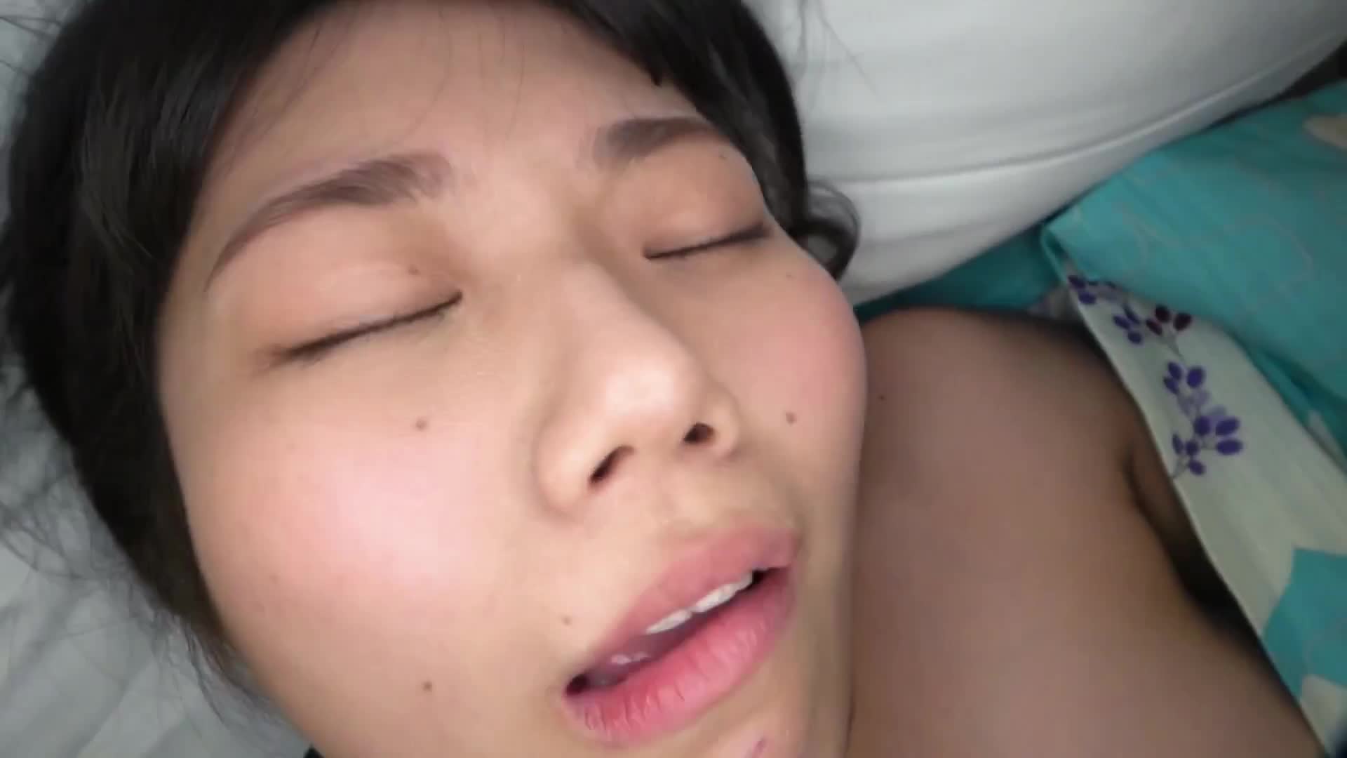 叹悲中的和服美少女 被变态叔叔搞得高潮连连 - AV大平台-中文字幕,成人影片,AV,国产,线上看