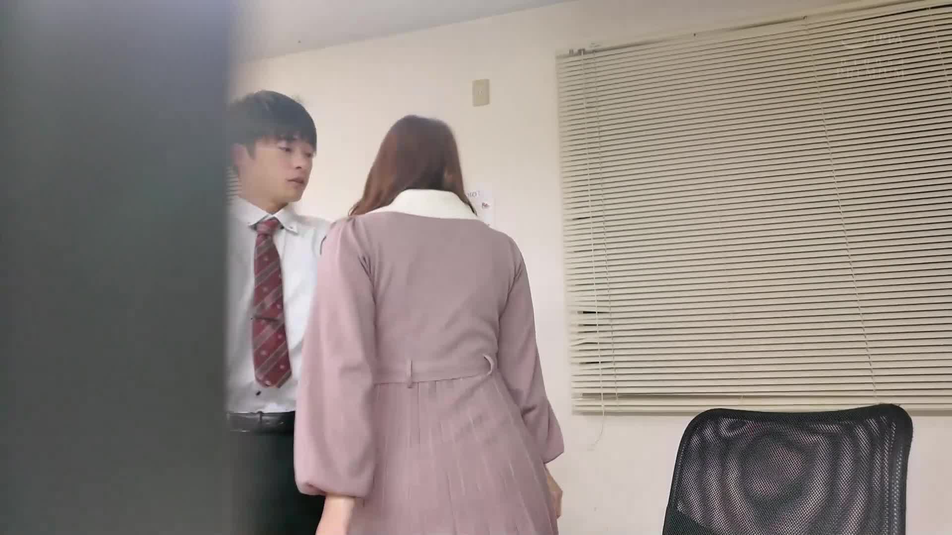 肌肉酒吧NTR 阳光型且体育会系的肌肉男子的不倦交配让她深深着迷，从此变成完全顺从的女性。逢泽美优 - AV大平台-中文字幕,成人影片,AV,国产,线上看