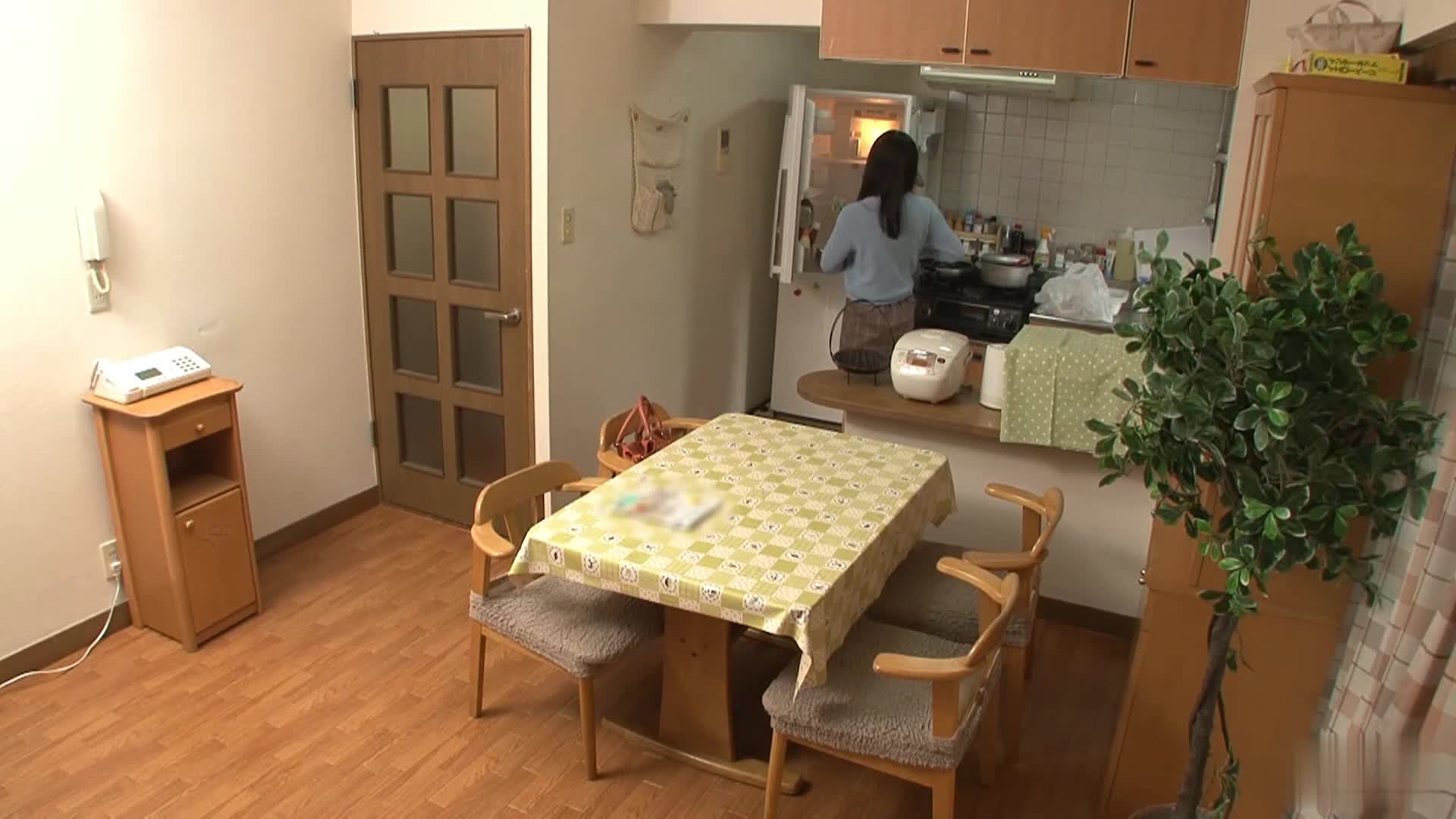 [VIP会员点播]导演：父 主演：母 借债父亲的最后机会。请让女儿拍AV。被侵犯的女儿一无所知，但一切都是父亲所安排。为了还清债务，父亲选择了女儿AV制作这个方法！ - AV大平台-中文字幕,成人影片,AV,国产,线上看