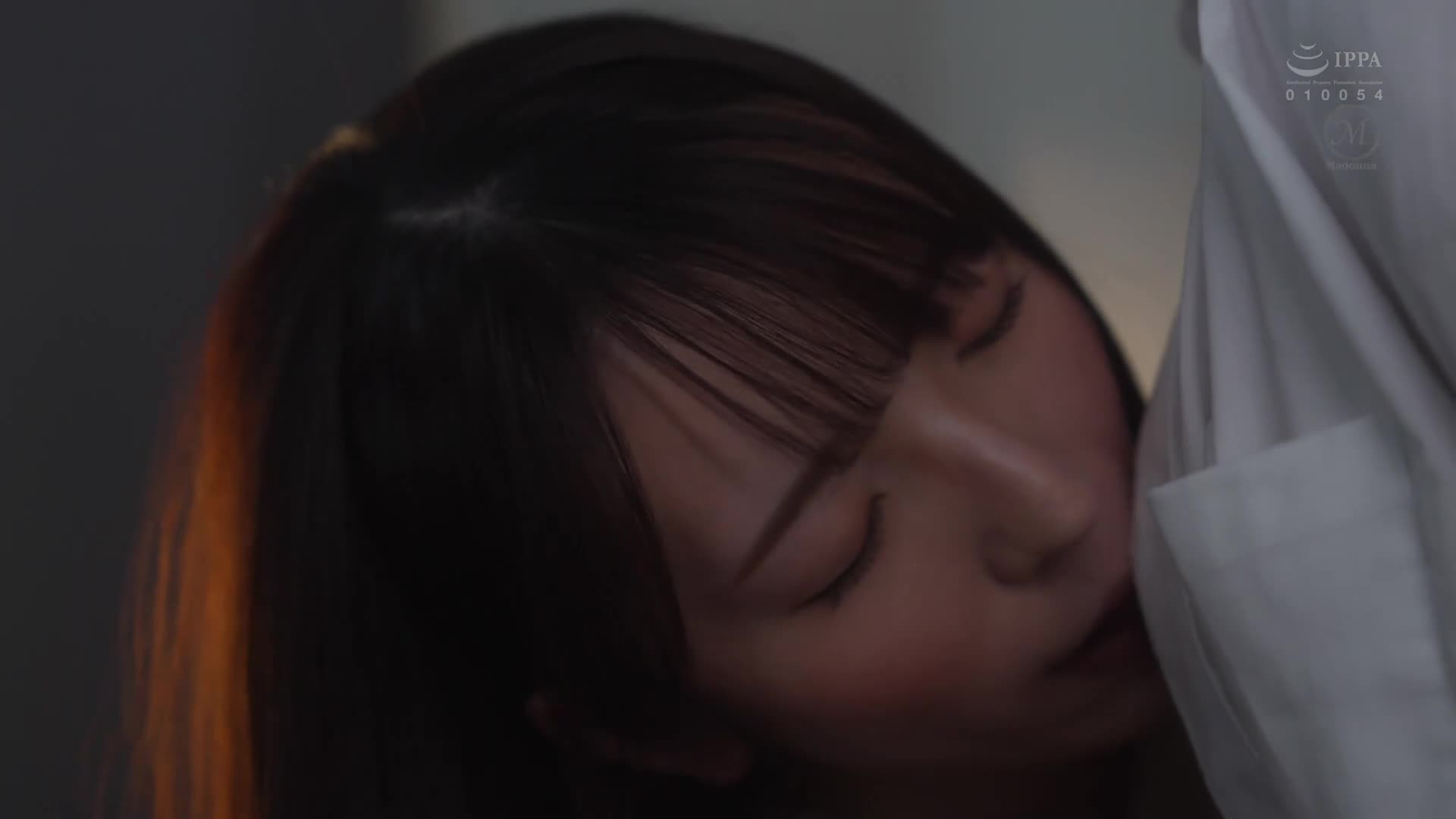 想让妻子承认爱意，让她与情趣高强的后辈独处3小时…通过16次连续中出击数，我失去了妻子的NTR故事 小花暖 - AV大平台-中文字幕,成人影片,AV,国产,线上看