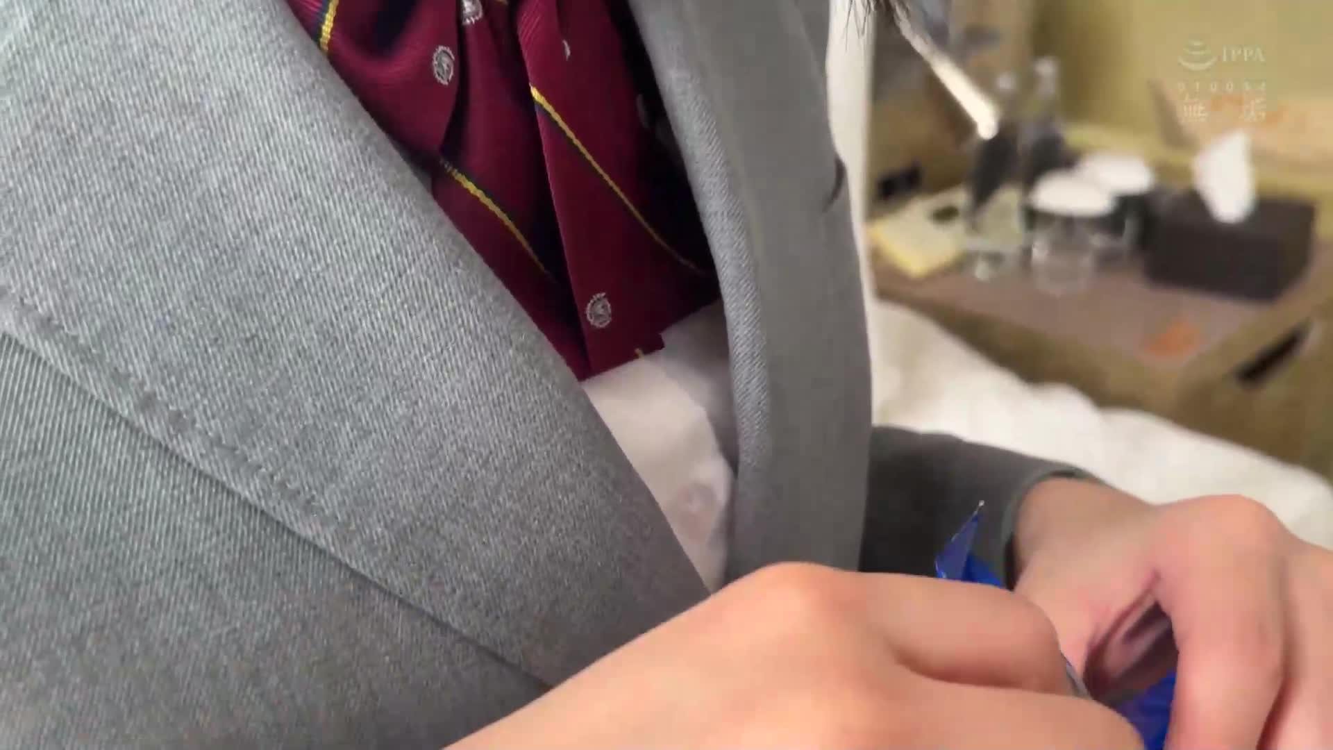 正值青春年华的制服少女逃离修学旅行，与父亲世代的叔叔约会亲吻。之后一直待在饭店里，一次又一次地感受成人的中出性爱。虹村由美 - AV大平台-中文字幕,成人影片,AV,国产,线上看