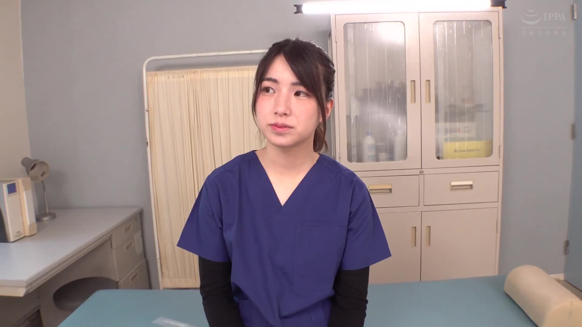 休息时间，一位拥有漂亮屁股的可爱按摩师正在为一位非常敏感的男孩按摩，哈哈。然而，当按摩师看到一位男士在按摩过程中勃起的、极具阳刚之气的阴茎时，他变得性欲高涨。他在按摩过程中被性唤起，不断射精，但即使在工作时，他的性欲也变得狂野。 - AV大平台-中文字幕,成人影片,AV,国产,线上看