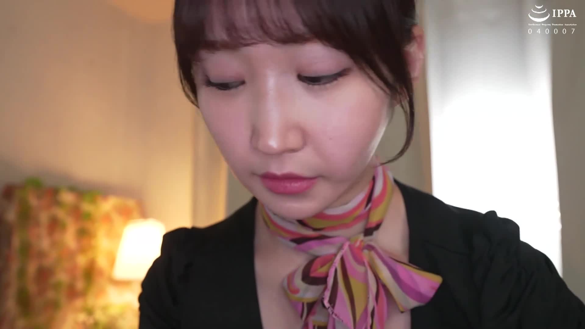 一个性感的怪物袭击了她丈夫不在的美容院！年轻的妻子兼美容师被一个令人作呕的老男人羞辱，并在她脸上射精……她被连续的中出和大量的潮吹所诱惑。依本诗织 - AV大平台-中文字幕,成人影片,AV,国产,线上看
