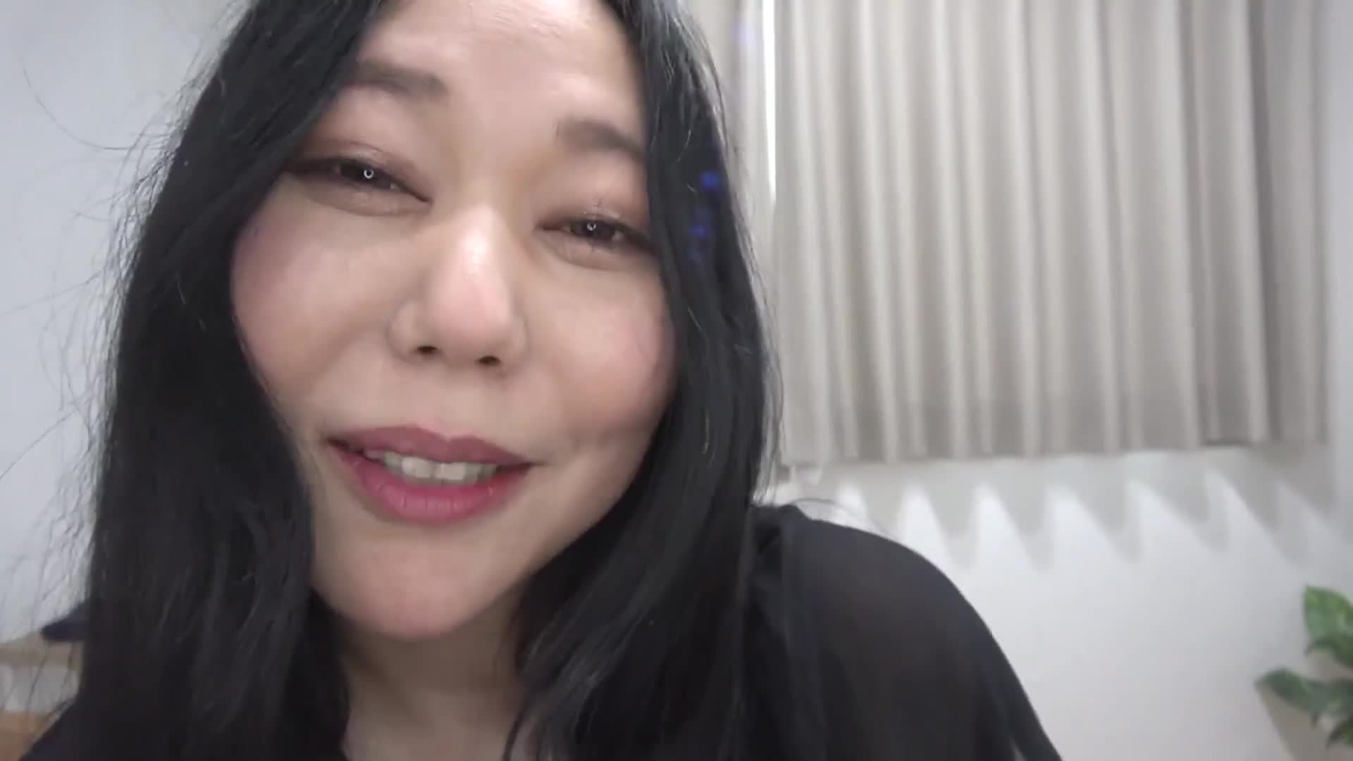 素人熟女妻的房间做爱自拍 第六部 帮帮忙的中年叔叔的真实私密影片流出 两个人收录～肉感丰满的浓密阴毛穴＆淫荡小恶魔巨乳太太～ - AV大平台-中文字幕,成人影片,AV,国产,线上看