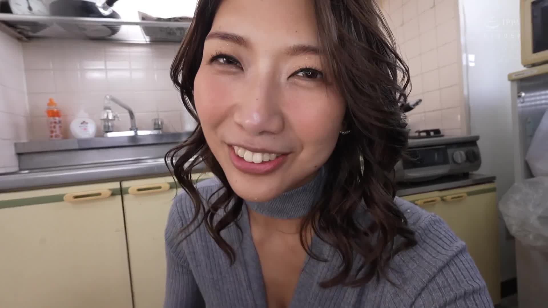 难波SM俱乐部的前传说女王派遣至M男君家！以顶尖痴女技巧和关西方言耳语，征服东京的Masochist精华！花宫京子 - AV大平台-中文字幕,成人影片,AV,国产,线上看