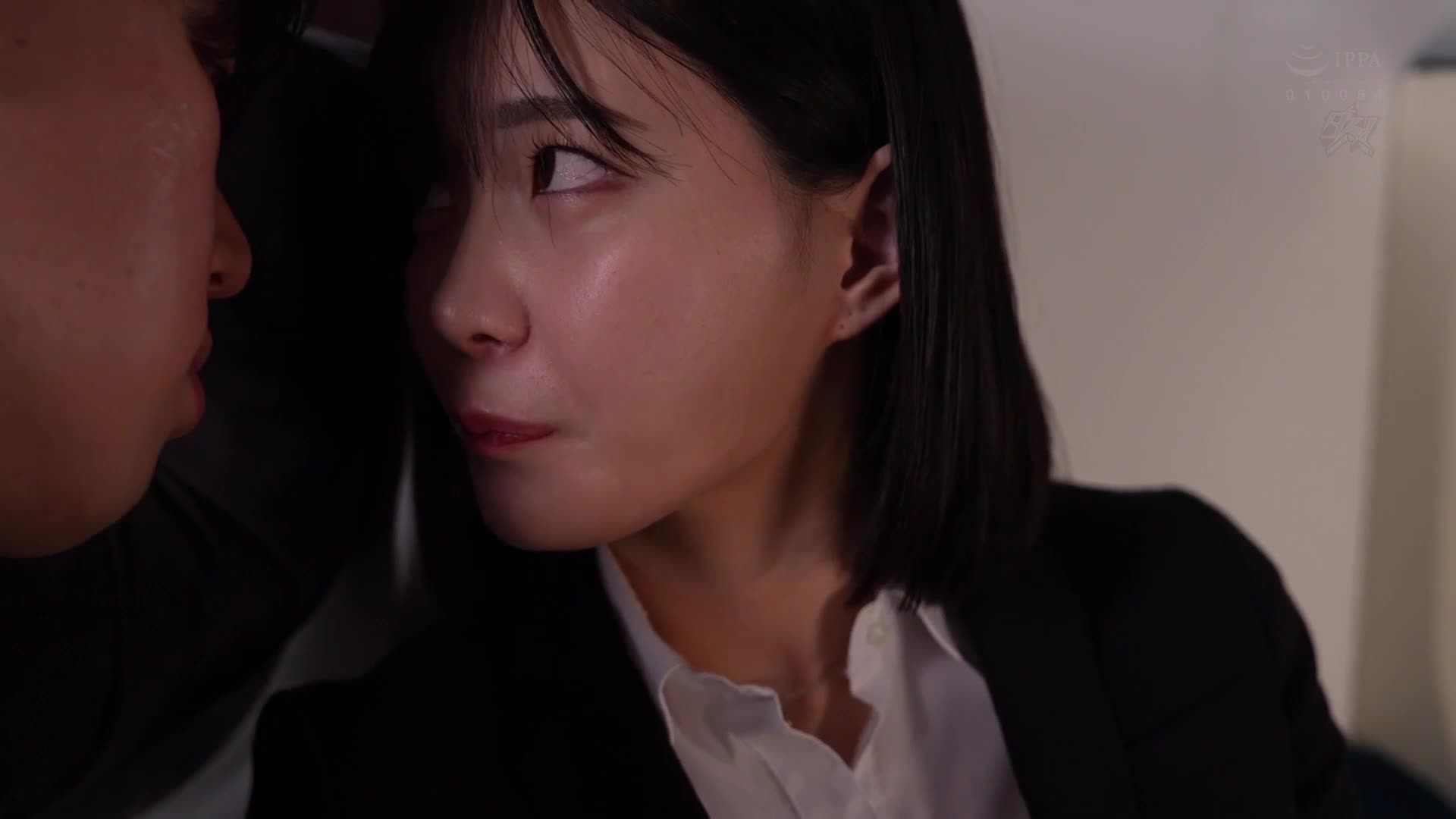 因婚外情而被禁止接触两年后，他无法抗拒，一次又一次地与她发生性关系。美谷朱音 - AV大平台-中文字幕,成人影片,AV,国产,线上看