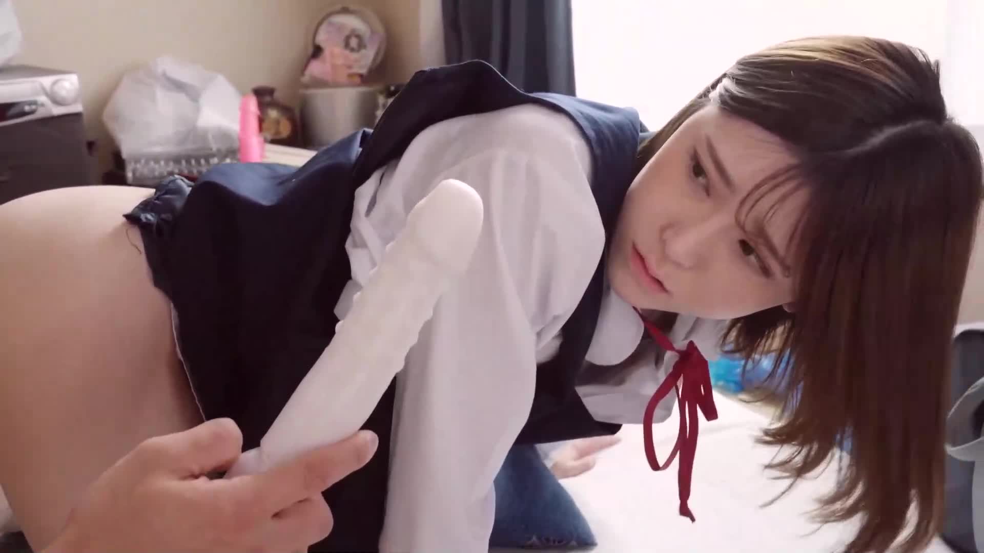 这个房间，感觉下面有点痒痒的...。对于我的尴尬肮脏房间感到兴奋的邻居女孩和她的朋友，进行了连锁式内射！ 2 - AV大平台-中文字幕,成人影片,AV,国产,线上看