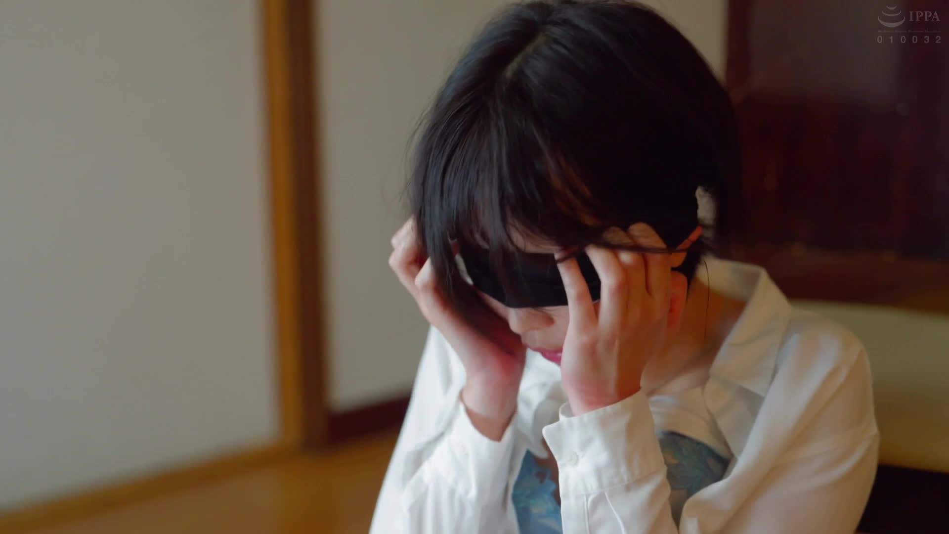 搬到隔壁的那位有些寂寞的單親媽媽身上使用媚藥，讓她變得極度性慾高漲！逐漸被媚藥陽具所控制，不僅心靈也被支配，甚至變成了媚藥陽具的奴隸，不斷潮吹。 - AV大平台 - 中文字幕，成人影片，AV，國產，線上看